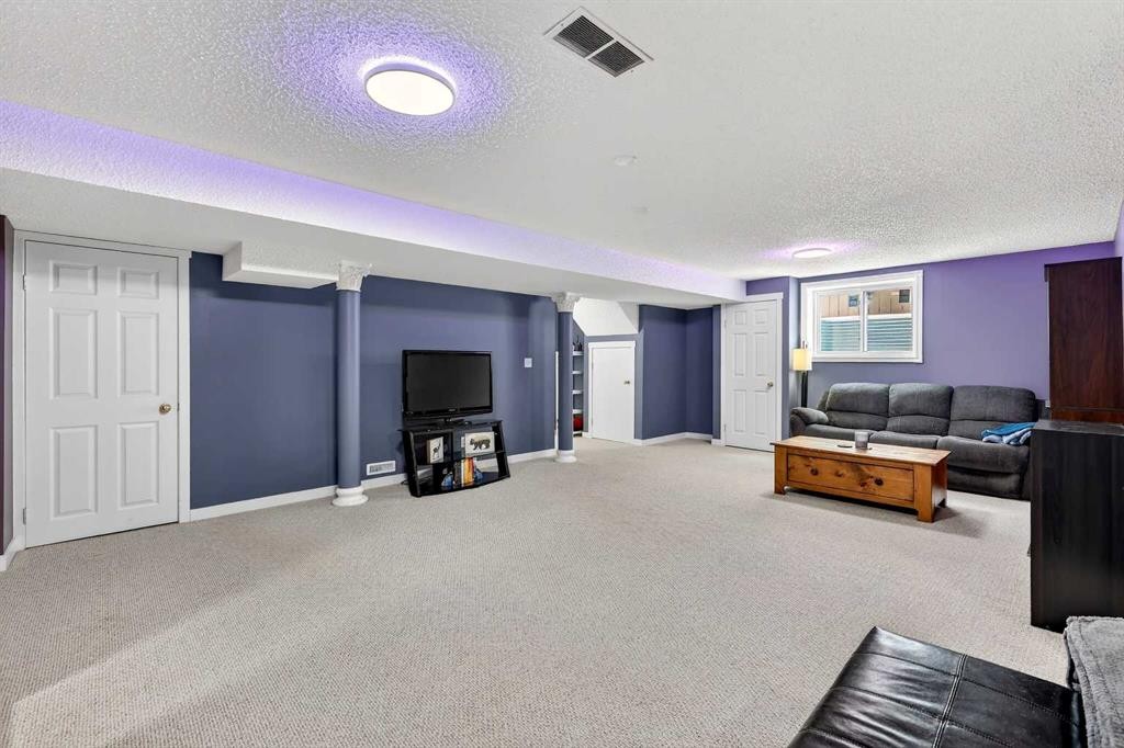 1153 Prestwick Circle Se, Calgary, AB - Indoor