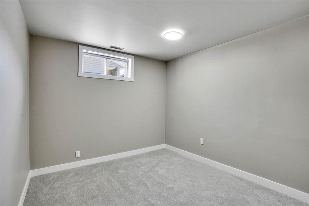 363 Templeside Circle Ne, Calgary, AB - Indoor Photo Showing Other Room