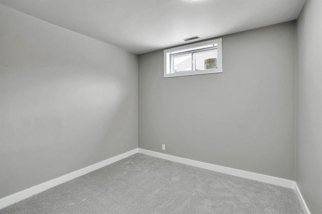 363 Templeside Circle Ne, Calgary, AB - Indoor Photo Showing Other Room