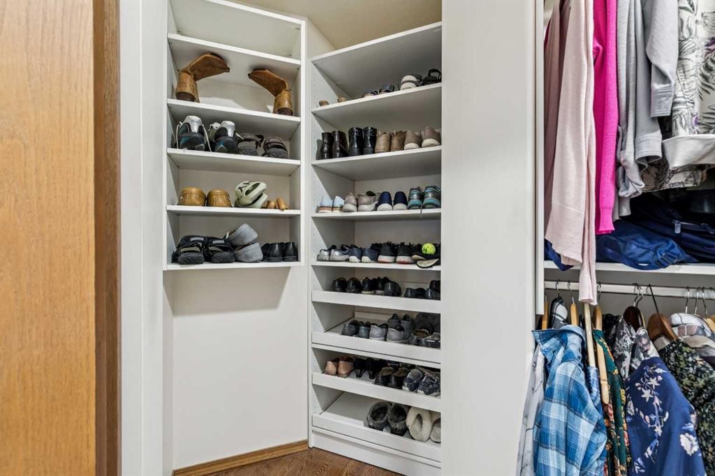 20 Macewan Ridge View Nw, Calgary, AB - Indoor With Storage