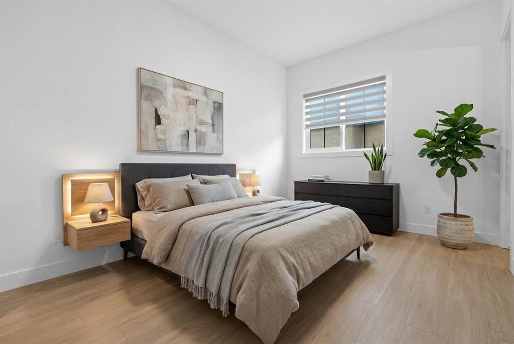 230 Royal Birch View Nw, Calgary, AB - Indoor Photo Showing Bedroom