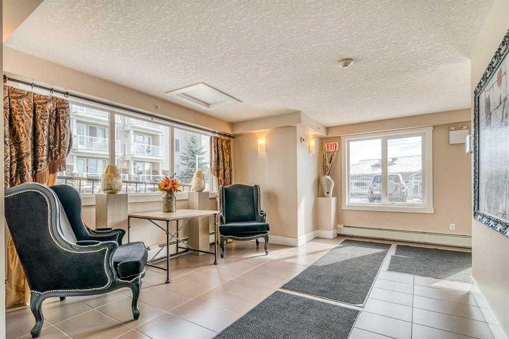 128-500 Rocky Vista Gardens Nw, Calgary, AB - Indoor Photo Showing Other Room
