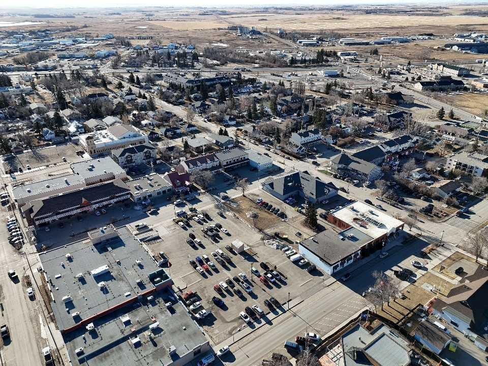 226 3 Avenue, Strathmore, AB