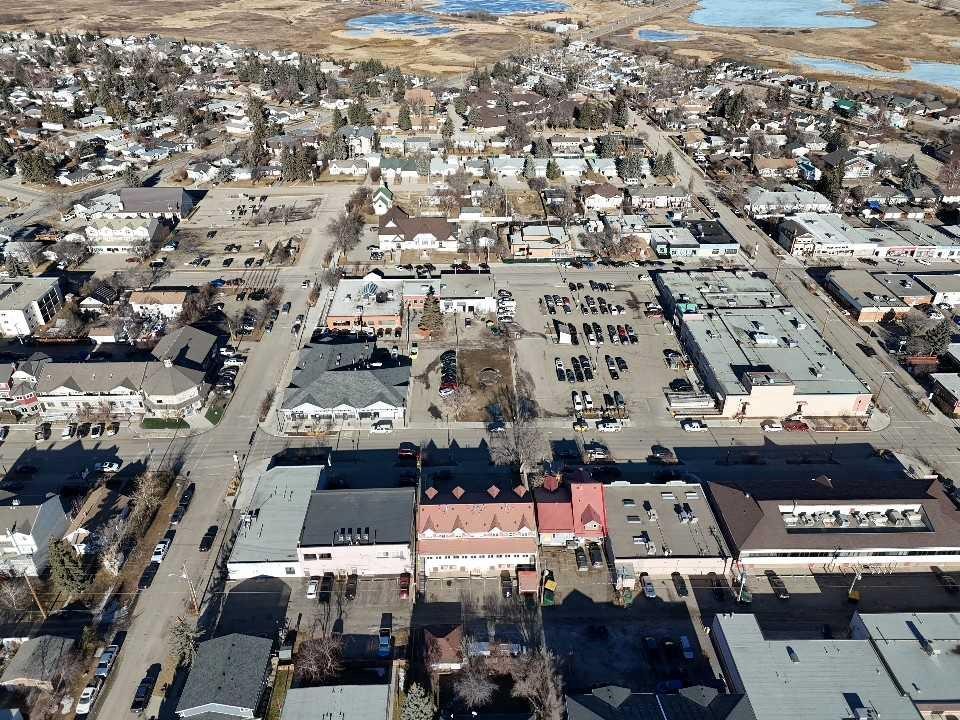 226 3 Avenue, Strathmore, AB