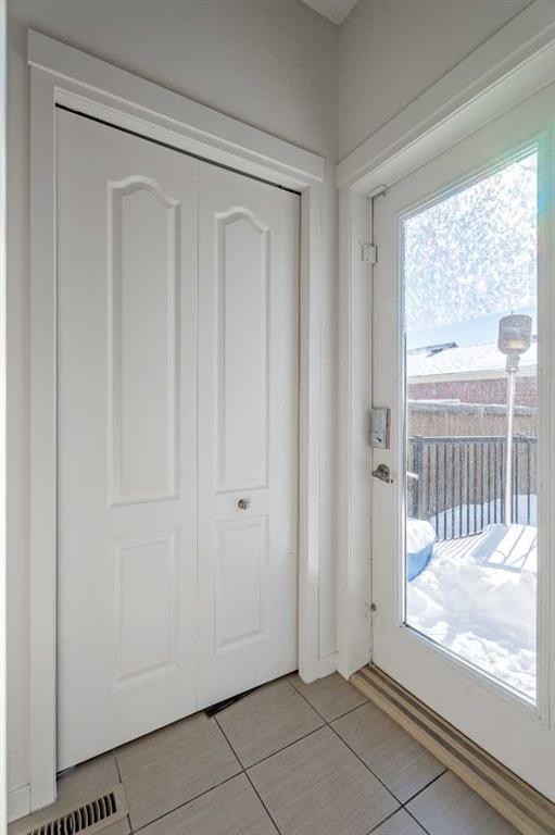 29 Evansridge Circle Nw, Calgary, AB - Indoor Photo Showing Other Room