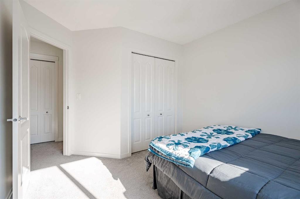 29 Evansridge Circle Nw, Calgary, AB - Indoor Photo Showing Bedroom