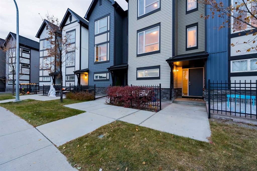 118 Evanscrest Manor Nw, Calgary, AB - Outdoor With Facade