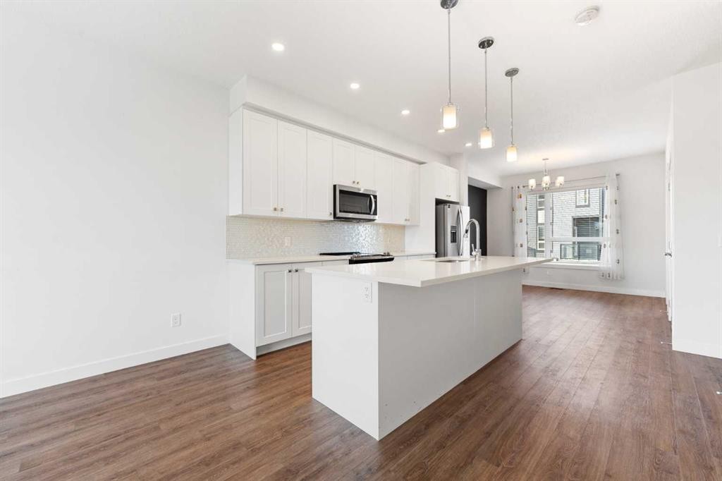 118 Evanscrest Manor Nw, Calgary, AB - Indoor Photo Showing Kitchen With Upgraded Kitchen