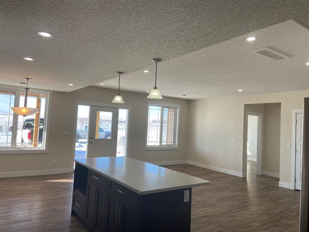 125 Westview Drive, Nanton, AB - Indoor