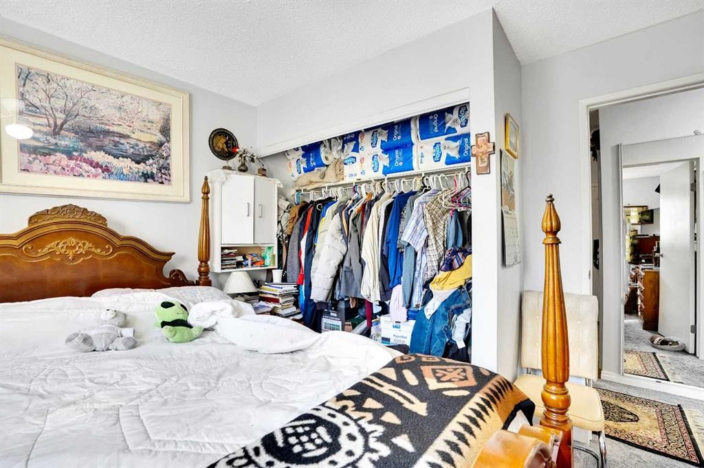 203-21 Dover Point Se, Calgary, AB - Indoor Photo Showing Bedroom