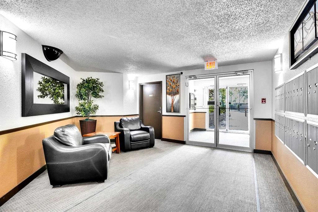 203-21 Dover Point Se, Calgary, AB - Indoor
