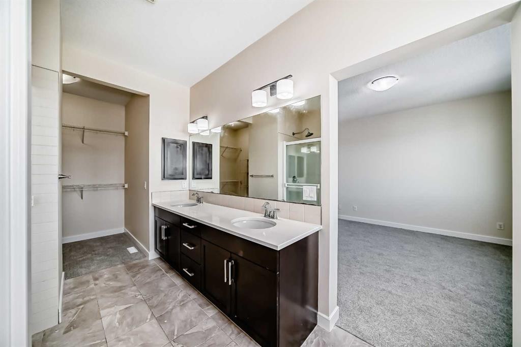 437 Redstone Grove Ne, Calgary, AB - Indoor Photo Showing Bathroom