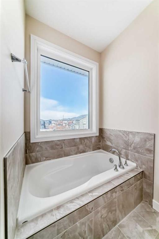 437 Redstone Grove Ne, Calgary, AB - Indoor Photo Showing Bathroom