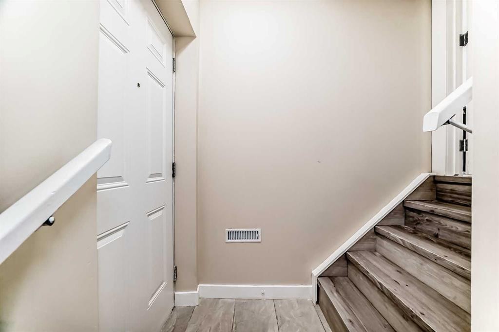 437 Redstone Grove Ne, Calgary, AB - Indoor Photo Showing Other Room