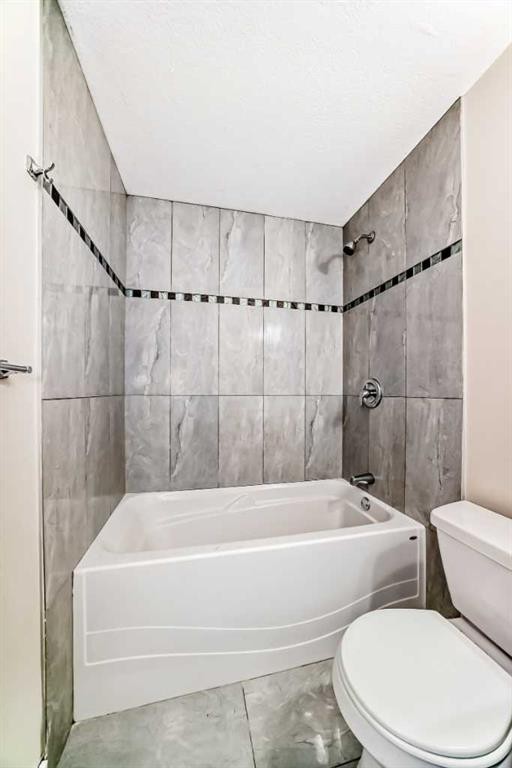 437 Redstone Grove Ne, Calgary, AB - Indoor Photo Showing Bathroom