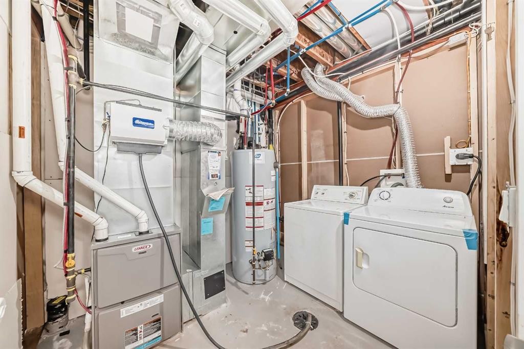 437 Redstone Grove Ne, Calgary, AB - Indoor Photo Showing Laundry Room