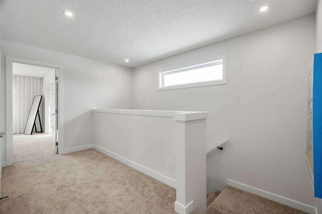 14406 15 Street Ne, Calgary, AB - Indoor Photo Showing Other Room