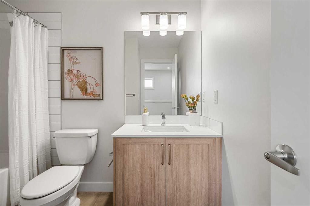 14406 15 Street Ne, Calgary, AB - Indoor Photo Showing Bathroom