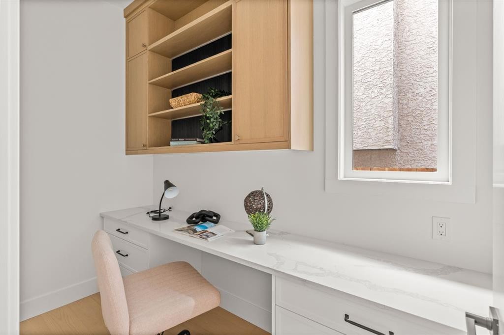 907 36 Street Nw, Calgary, AB - Indoor