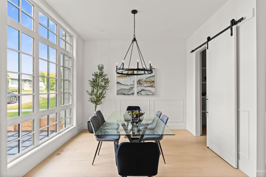 907 36 Street Nw, Calgary, AB - Indoor