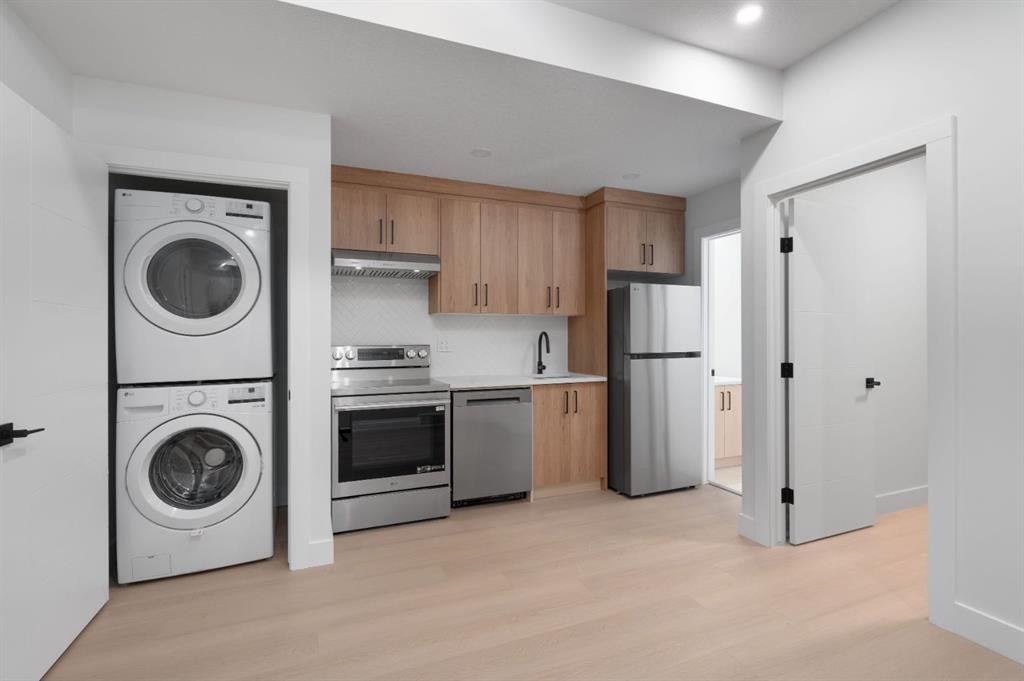 907 36 Street Nw, Calgary, AB - Indoor Photo Showing Laundry Room