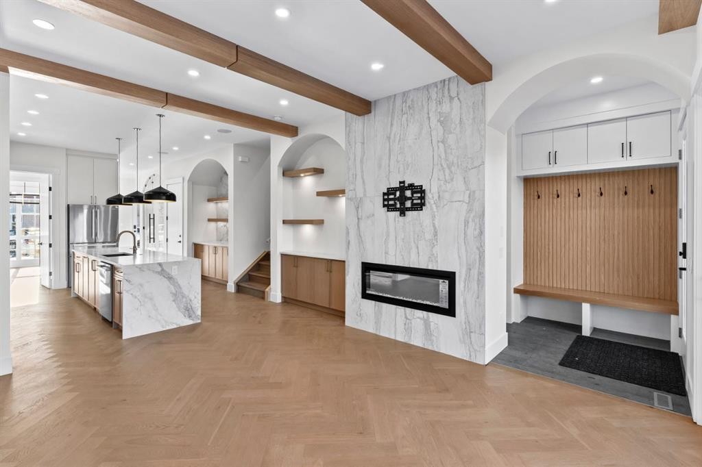 907 36 Street Nw, Calgary, AB - Indoor