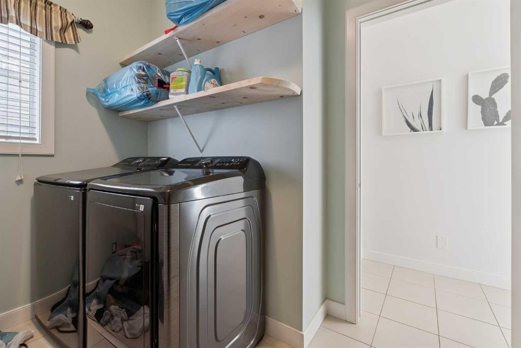 47 Everbrook Crescent Sw, Calgary, AB - Indoor Photo Showing Laundry Room
