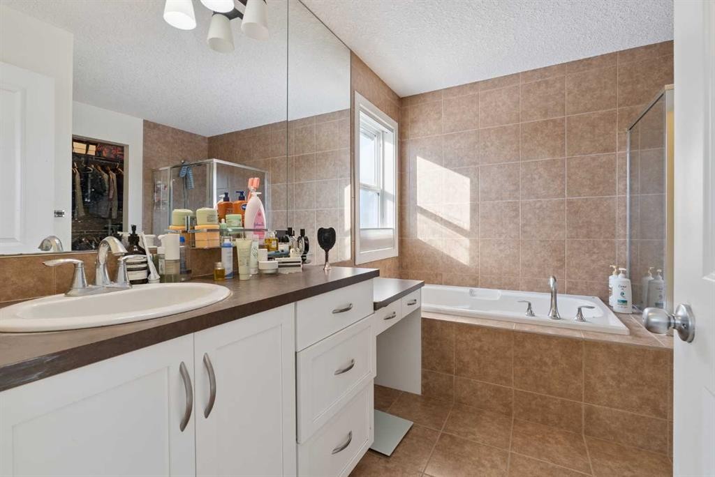 47 Everbrook Crescent Sw, Calgary, AB - Indoor Photo Showing Bathroom