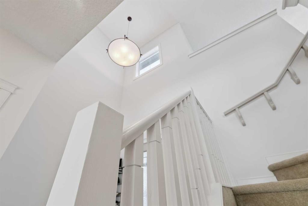 47 Everbrook Crescent Sw, Calgary, AB - Indoor Photo Showing Other Room