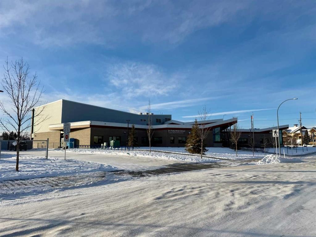 47 Everbrook Crescent Sw, Calgary, AB - Outdoor