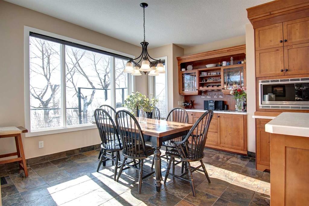 274181 Range Road 23, Rural Rocky View County, AB - Indoor Photo Showing Dining Room