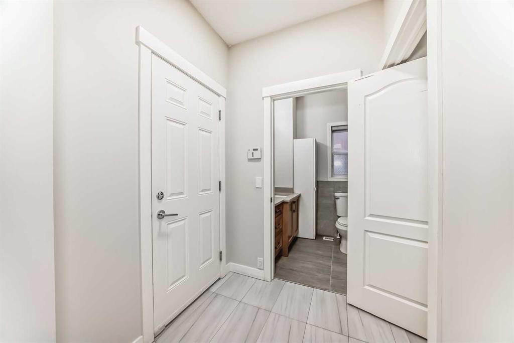 9 Saddlecrest Crescent Ne, Calgary, AB - Indoor Photo Showing Other Room