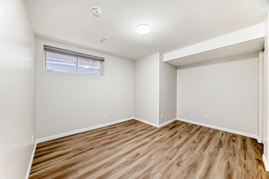9 Saddlecrest Crescent Ne, Calgary, AB - Indoor Photo Showing Other Room