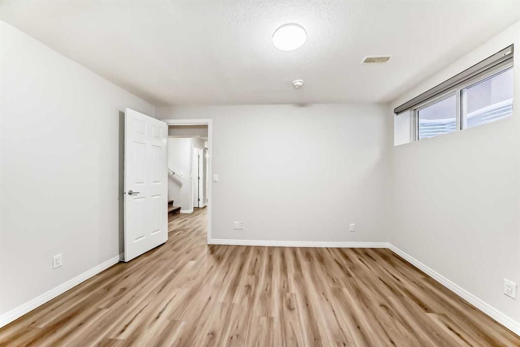 9 Saddlecrest Crescent Ne, Calgary, AB - Indoor Photo Showing Other Room