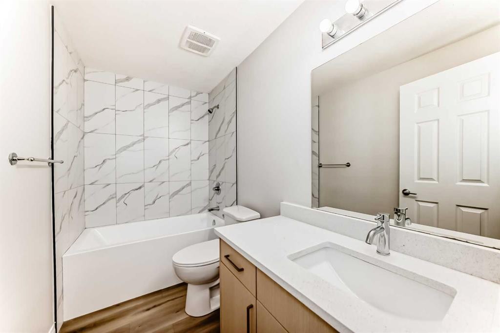 9 Saddlecrest Crescent Ne, Calgary, AB - Indoor Photo Showing Bathroom