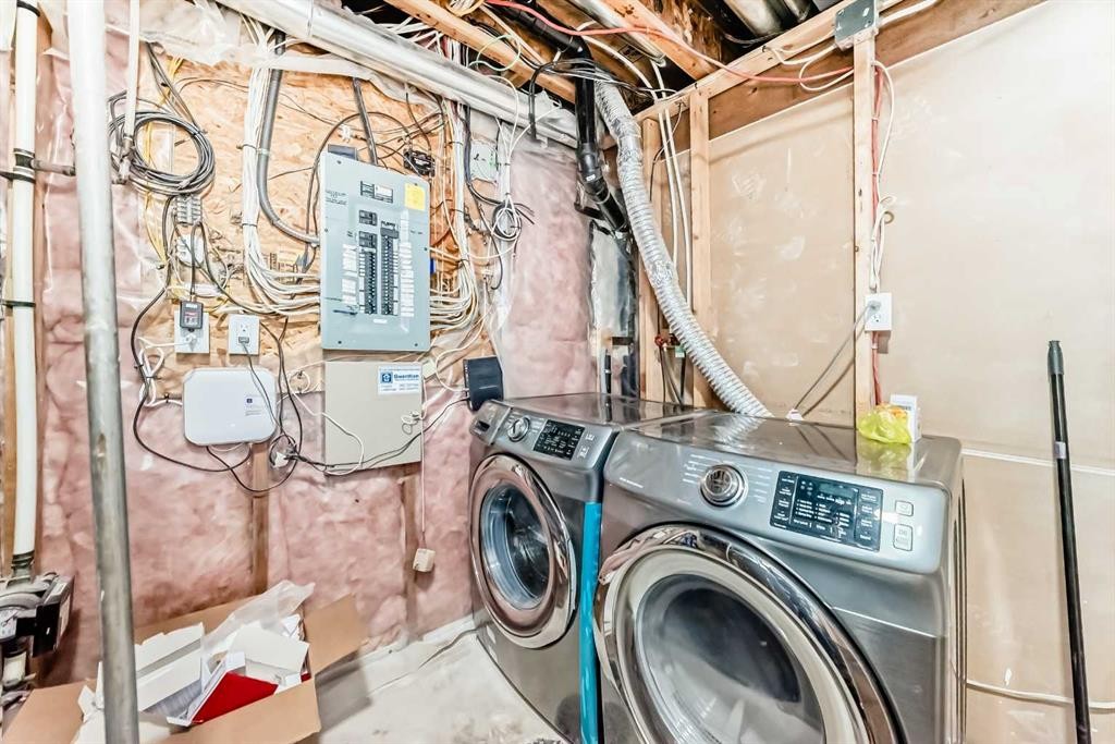 9 Saddlecrest Crescent Ne, Calgary, AB - Indoor Photo Showing Laundry Room