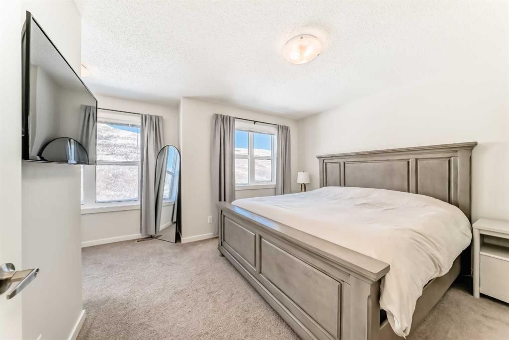 272 Cranbrook Square Se, Calgary, AB - Indoor Photo Showing Bedroom