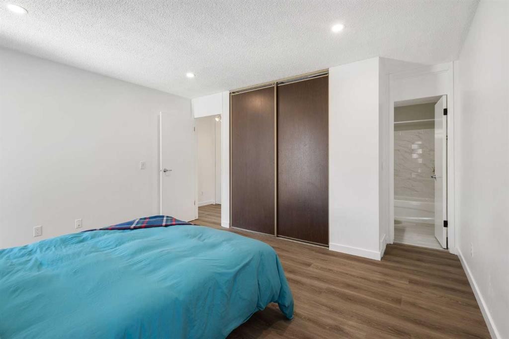 95 Beddington Way Ne, Calgary, AB - Indoor Photo Showing Bedroom
