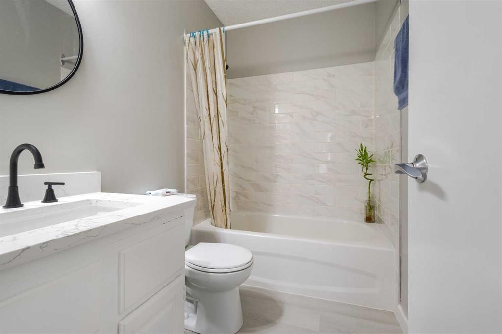 95 Beddington Way Ne, Calgary, AB - Indoor Photo Showing Bathroom