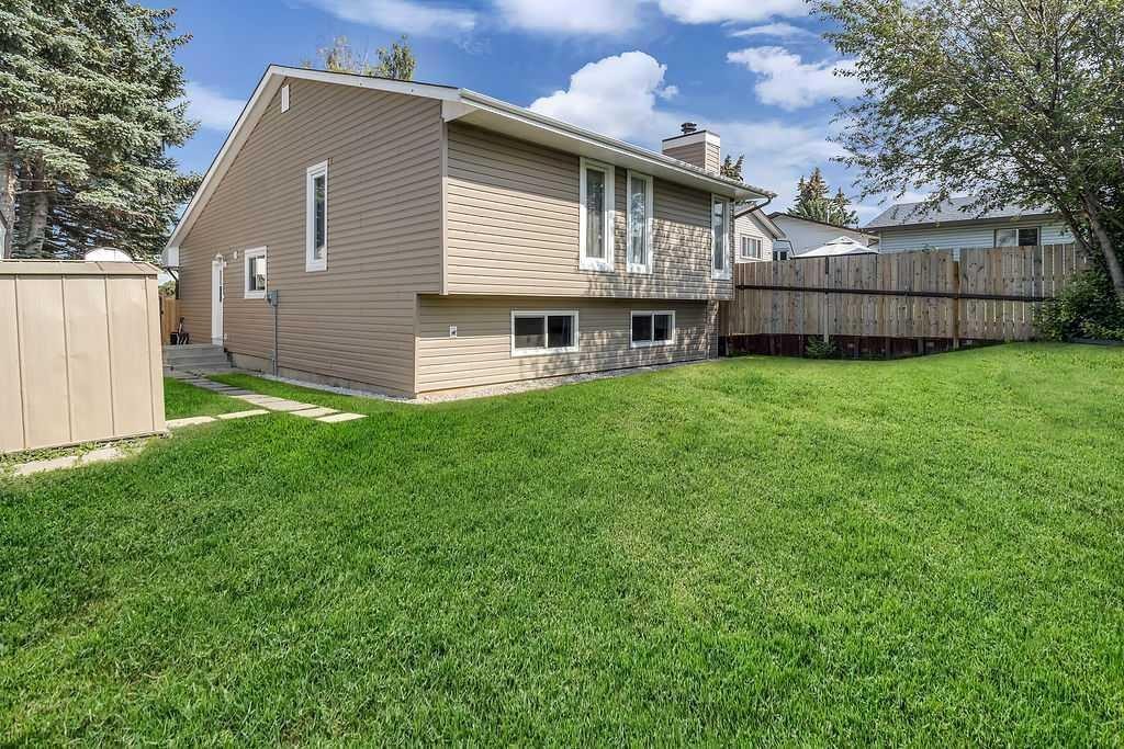 95 Beddington Way Ne, Calgary, AB - Outdoor