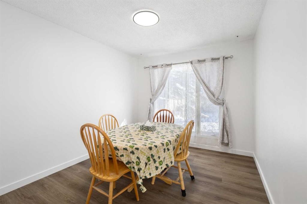 95 Beddington Way Ne, Calgary, AB - Indoor Photo Showing Dining Room