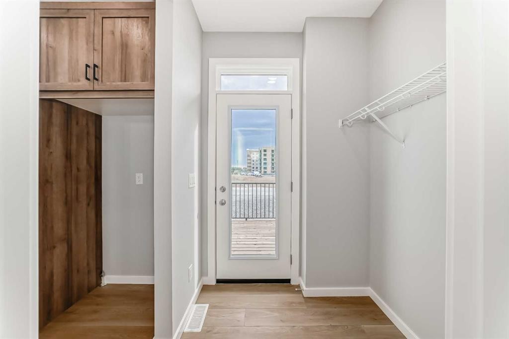 85 Starling Boulevard Nw, Calgary, AB - Indoor Photo Showing Other Room