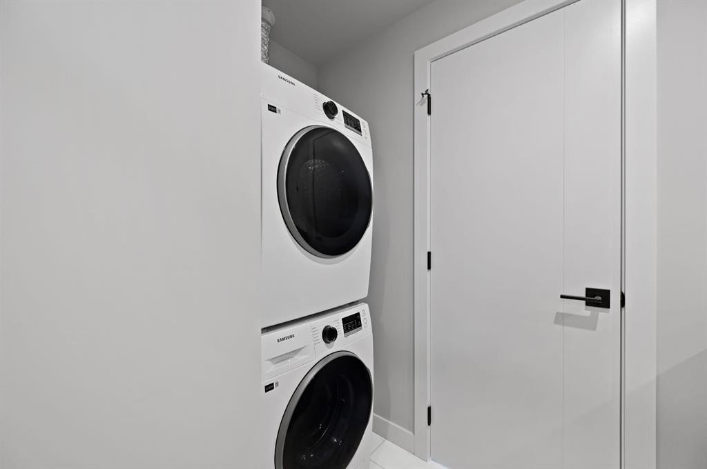841-110 18A Street Nw, Calgary, AB - Indoor Photo Showing Laundry Room