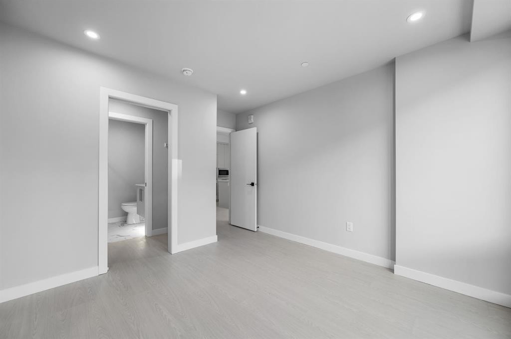 307-8375 Broadcast Avenue Sw, Calgary, AB - Indoor Photo Showing Other Room