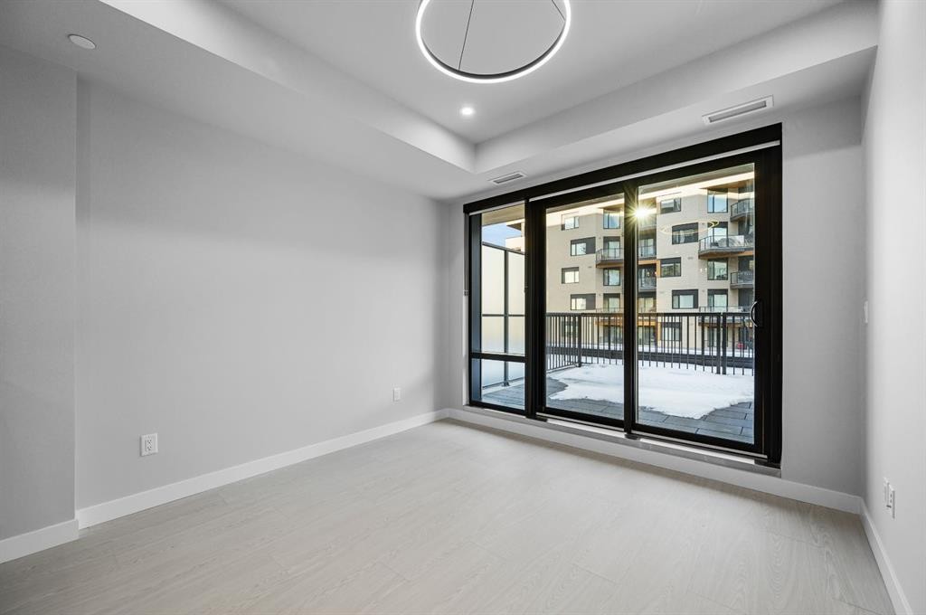 307-8375 Broadcast Avenue Sw, Calgary, AB - Indoor Photo Showing Other Room