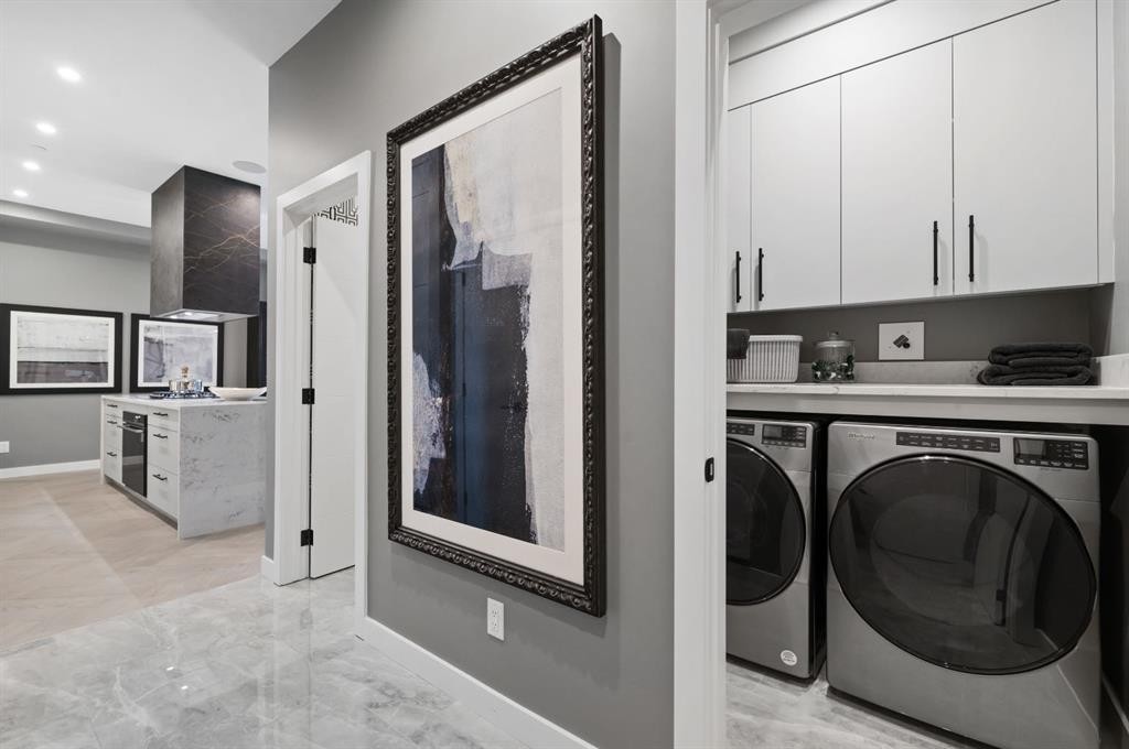 206-835 78 Street Sw, Calgary, AB - Indoor Photo Showing Laundry Room