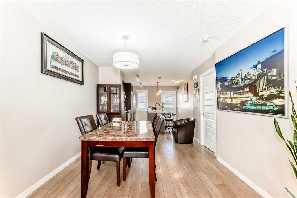 38 Auburn Bay Link Se, Calgary, AB - Indoor Photo Showing Dining Room