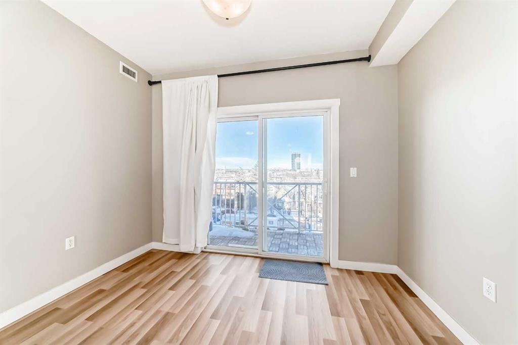 309-1540 17 Avenue Sw, Calgary, AB - Indoor Photo Showing Other Room