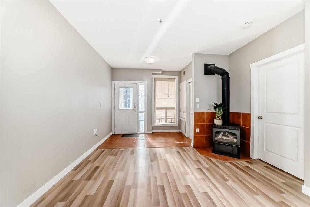 309-1540 17 Avenue Sw, Calgary, AB - Indoor Photo Showing Other Room