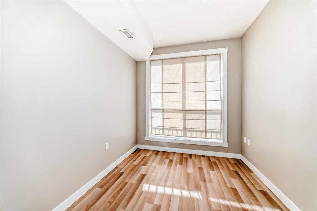 309-1540 17 Avenue Sw, Calgary, AB - Indoor Photo Showing Other Room